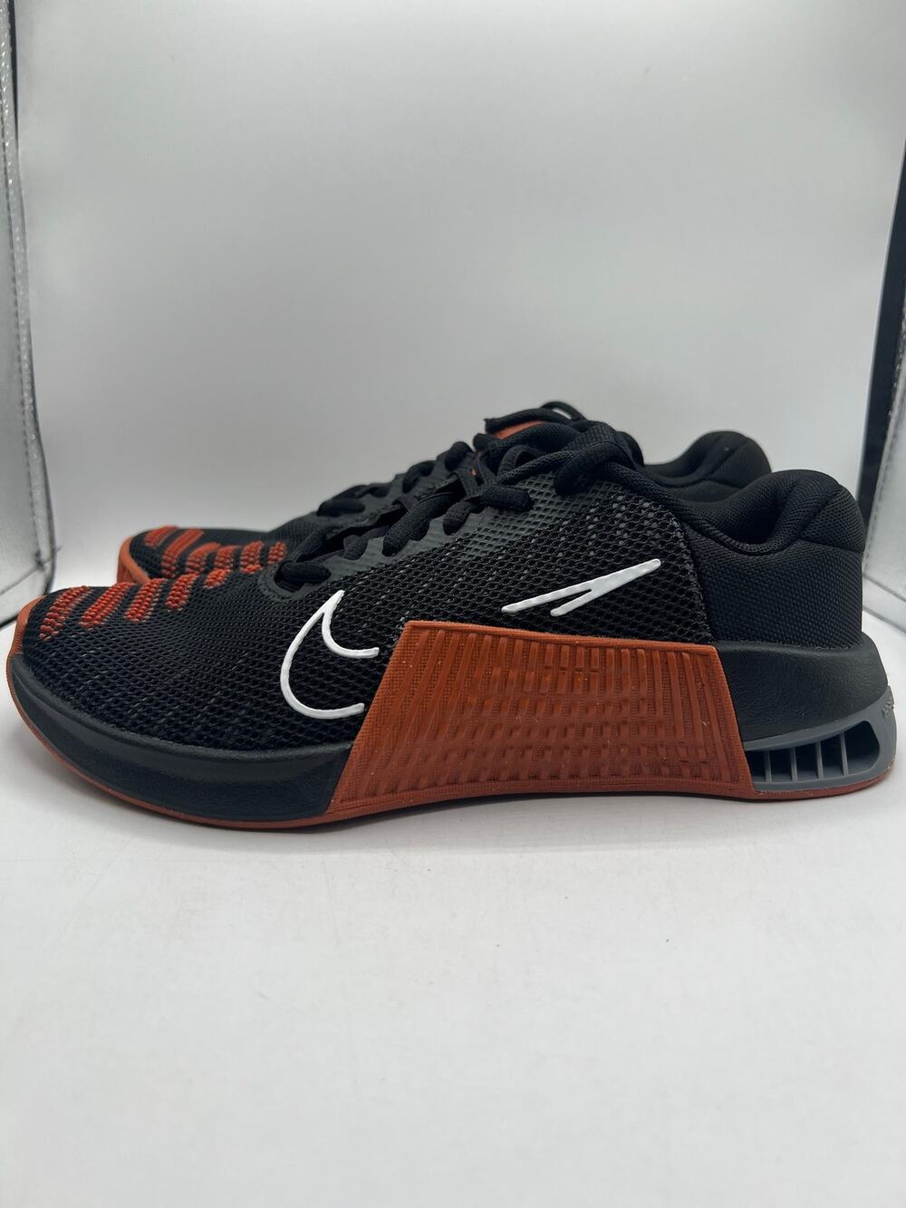 Nike Metcon 9 TB ‘Black Team Orange’ size 6 mens/7.5 womens